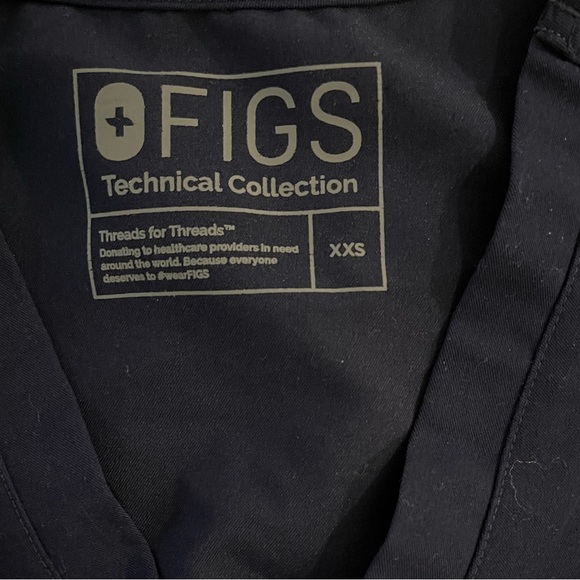 Women’s FIGS Catarina One-Pocket Scrub Top™ - navy blue size XXS - Picture 5 of 5
